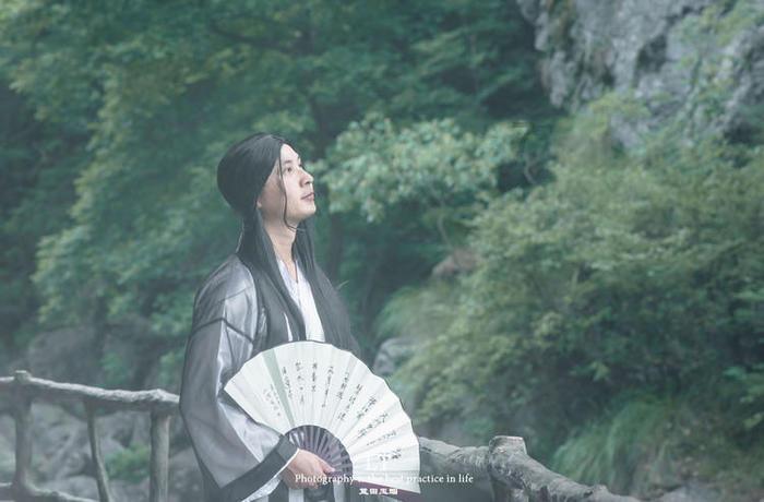 张译隐瞒14年的老婆，是熟悉的央视主持，年轻貌美让人羡慕！